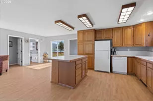 34885 Cape Kiwanda Dr, Pacific City, OR 97135 - Photo 11