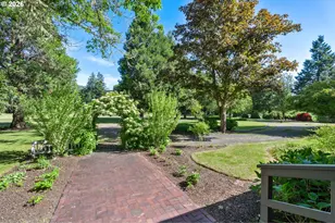 42086 Holden Creek Ln, Springfield, OR 97478 - Photo 5