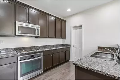 3205 SE White Oak Ave, Hillsboro, OR 97123 - Photo 17