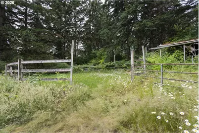 23655 NE Casavant Dr, Hillsboro, OR 97123 - Photo 7