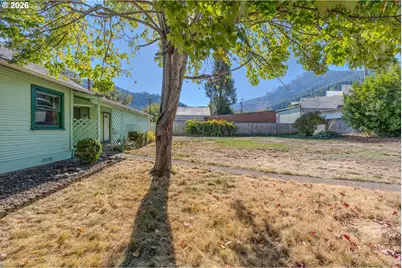 131 SE 4th St, Canyonville, OR 97417 - Photo 21