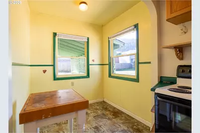 131 SE 4th St, Canyonville, OR 97417 - Photo 7