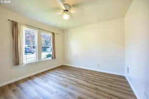 131 SE 4th St, Canyonville, OR 97417 - Photo 9