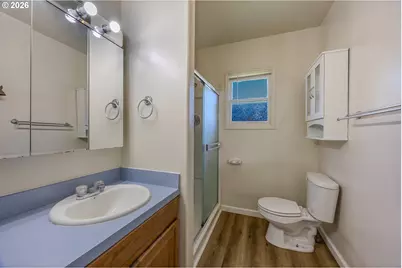 131 SE 4th St, Canyonville, OR 97417 - Photo 11