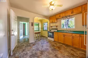 131 SE 4th St, Canyonville, OR 97417 - Photo 5
