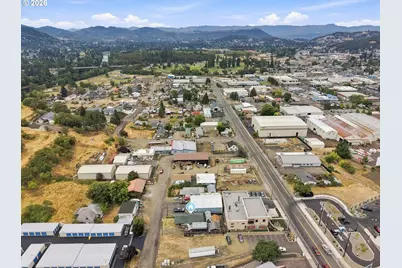 664 NE Neuner Dr, Roseburg, OR 97470 - Photo 11