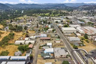 664 NE Neuner Dr, Roseburg, OR 97470 - Photo 11