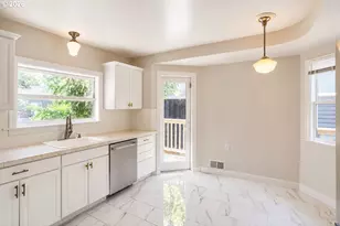 1329 SW Hume St, Portland, OR 97219 - Photo 7