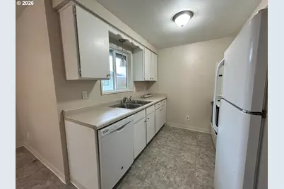 1409 Bowmont Ave, Kelso, WA 98626 - Photo 9