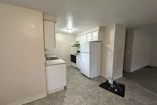 1409 Bowmont Ave, Kelso, WA 98626 - Photo 7