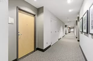 1221 SW 10th Ave, Portland, OR 97205 - Photo 43