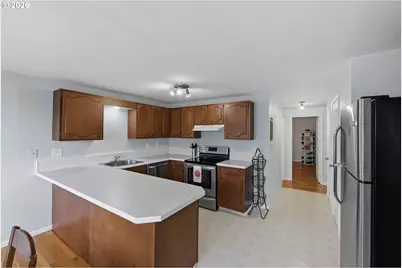 290 N 3rd Ct #7, Coos Bay, OR 97420 - Photo 11