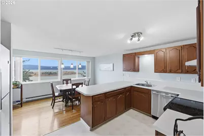 290 N 3rd Ct #7, Coos Bay, OR 97420 - Photo 13