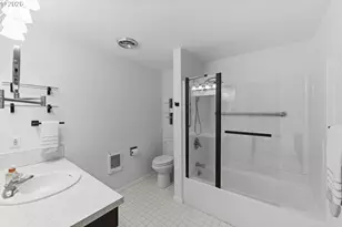 290 N 3rd Ct, Coos Bay, OR 97420 - Photo 23