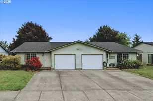 1453 W Locust St, Stayton, OR 97383 - Photo 1