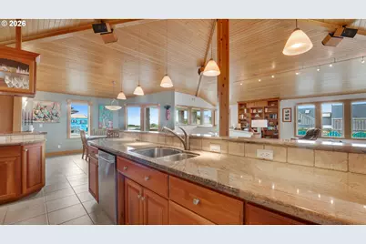 865 SW Portland Ave, Bandon, OR 97411 - Photo 15