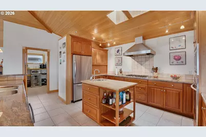 865 SW Portland Ave, Bandon, OR 97411 - Photo 13