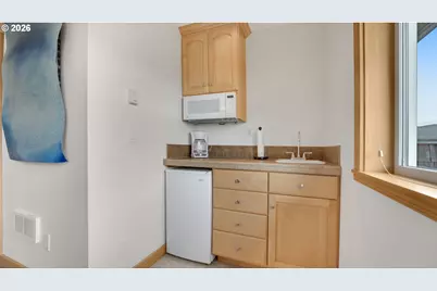 865 SW Portland Ave, Bandon, OR 97411 - Photo 23