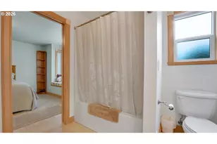 865 SW Portland Ave, Bandon, OR 97411 - Photo 33