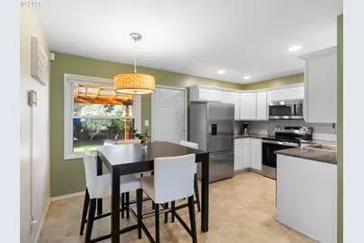 10233 N Tyler Ave, Portland, OR 97203 - Photo 9