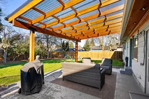 10233 N Tyler Ave, Portland, OR 97203 - Photo 23