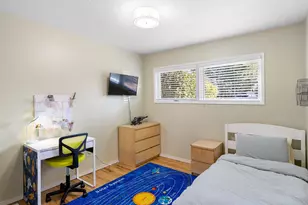 10233 N Tyler Ave, Portland, OR 97203 - Photo 17