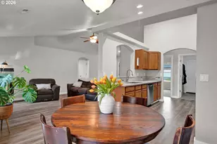 6050 Pebble Ct, Springfield, OR 97478 - Photo 13