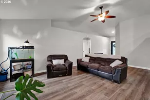 6050 Pebble Ct, Springfield, OR 97478 - Photo 9