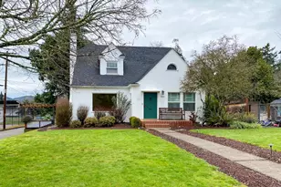 342 W Chapman Ave, Roseburg, OR 97470 - Photo 1