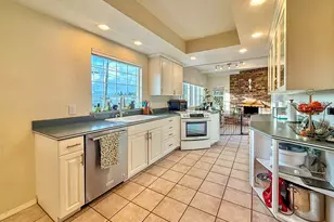 342 W Chapman Ave, Roseburg, OR 97470 - Photo 5