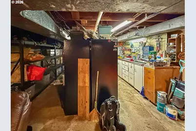 342 W Chapman Ave, Roseburg, OR 97470 - Photo 23