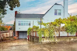 342 W Chapman Ave, Roseburg, OR 97470 - Photo 27