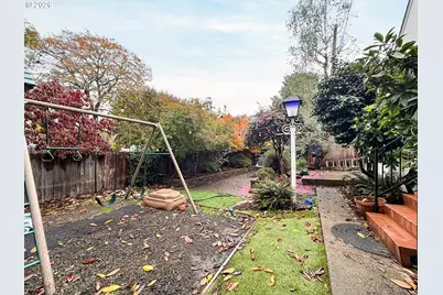 342 W Chapman Ave, Roseburg, OR 97470 - Photo 25