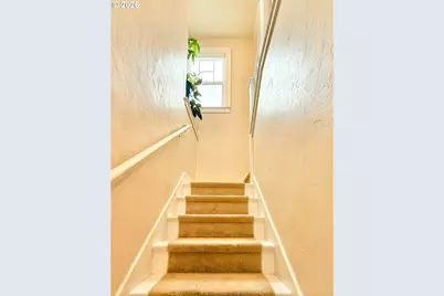 342 W Chapman Ave, Roseburg, OR 97470 - Photo 13