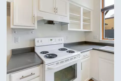 2525 N Killingsworth St #310, Portland, OR 97217 - Photo 11