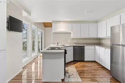 2090 Graham Dr, Eugene, OR 97405 - Photo 9