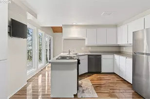 2090 Graham Dr, Eugene, OR 97405 - Photo 9