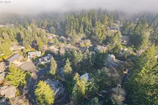 2090 Graham Dr, Eugene, OR 97405 - Photo 35