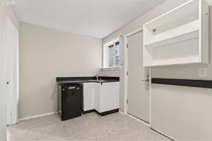 2090 Graham Dr, Eugene, OR 97405 - Photo 23