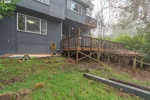 2090 Graham Dr, Eugene, OR 97405 - Photo 29