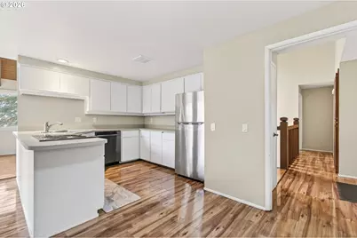 2090 Graham Dr, Eugene, OR 97405 - Photo 13