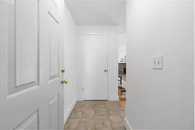 44 Eagle Crest Dr #19, Lake Oswego, OR 97035 - Photo 3