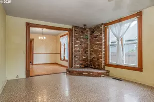 601 S Water St, Silverton, OR 97381 - Photo 17