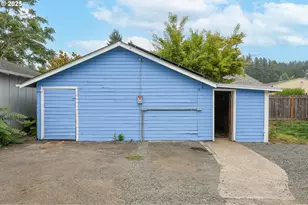 601 S Water St, Silverton, OR 97381 - Photo 43