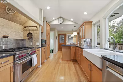 3015 SW Westwood Dr, Portland, OR 97225 - Photo 13