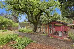 3015 SW Westwood Dr, Portland, OR 97225 - Photo 41