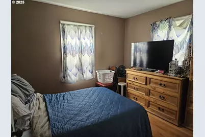 749 SW Washington St, Dallas, OR 97338 - Photo 9