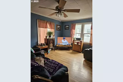 749 SW Washington St, Dallas, OR 97338 - Photo 3