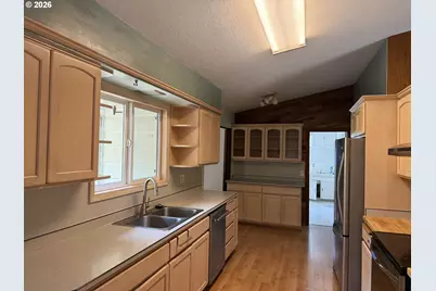931 SE 5th St, Gresham, OR 97080 - Photo 5