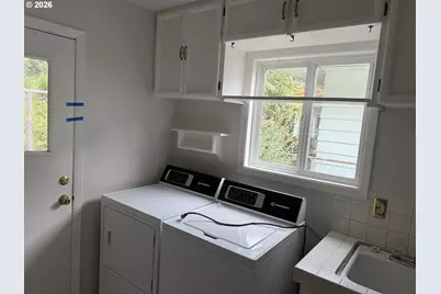 931 SE 5th St, Gresham, OR 97080 - Photo 7